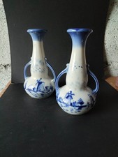 Paire De Vases À 2 Anses Signés Delft Motifs Moulins Et Bateaux 