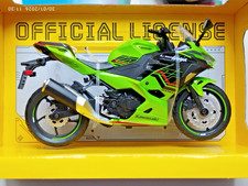 MOTO KAWASAKI NINJA 400 (2023)