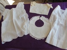 LOT /  3 CHEMISES  BRODEES  ANCIENNE FIL ET LINON + BAVOIR