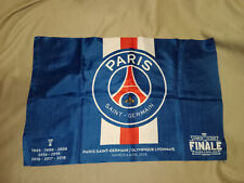 Grand drapeau souvenir PSG -