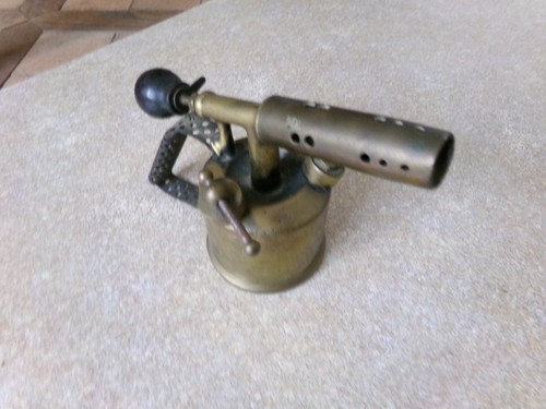 Ancienne lampe souder bronze - lampe, a