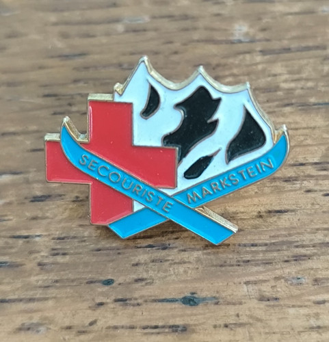 Insigne pin secouriste - insigne, pin's