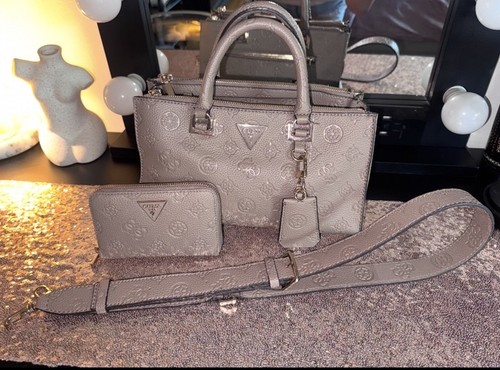 Guess gray logo embossed - guess,