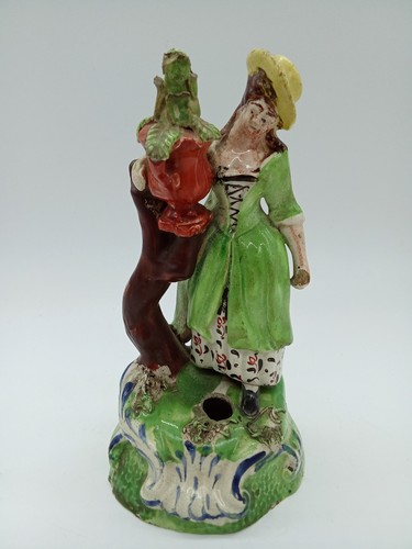 Figurine jeune femme - jeune, en