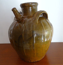 Enorme jarre à huile en grés