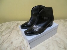 Chaussures botillons noires petits talons cloutées FE Bon état peu portées 