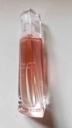 Very irrésistible l eau - irrésistible",, en