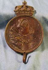 Beau médaillon en bronze XIXe  porte montre  ou miniature Marie de Médicis