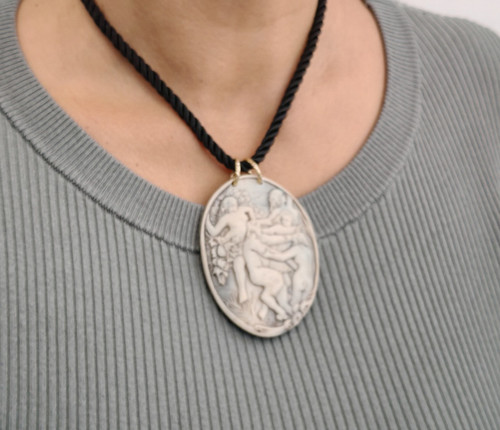 Collier femme grand - grand, camée