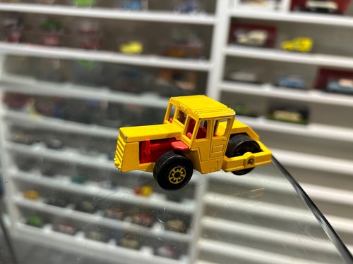 Bomag road riller matchbox - bomag,