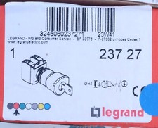 Legrand 0 237 27 Coup de poing  Osmoz  Ø40 à clé - rouge. 23727