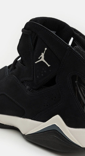 Paire baskets jordan nike - de,