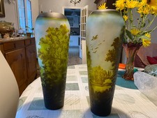 joli paire de vase signe galle en pate de verre tres beau execute dans les annee