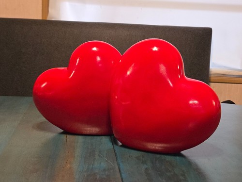Pair hearts glossy - of,