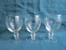 3 verres à pied gravé,decor
