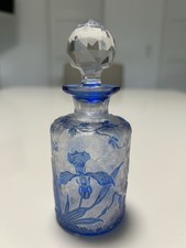Petit flacon à parfum en cristal du Val Saint Lambert modèle orchidées bleues