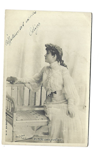 Opera theatre femme - ,
