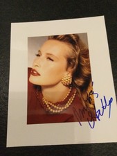 estelle lefébure autographe sur photo 20x25
