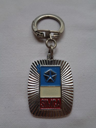 Ancien porte cle - , emaille