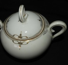 Sucrier ancien, porcelaine fine (de Limoges ou de Paris) Vers 1900