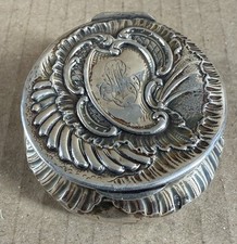 Boîte à pilules en argent