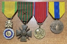 LOT DE 4 MÉDAILLES MILITAIRES WW1 " BATAILLES DE VERDUN ET DE LA SOMME "