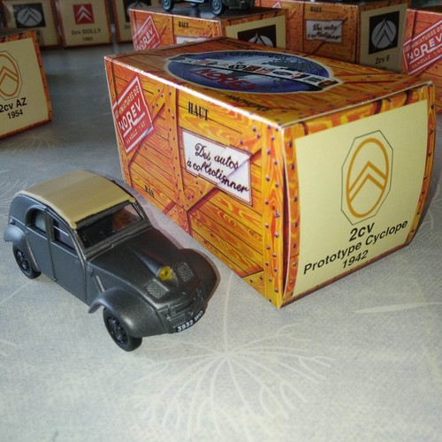 Voiture miniature - voiture, 1/43