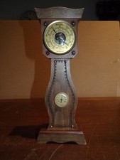 Ancien baromètre en forme de comtoise ( 30 x 12 cm )