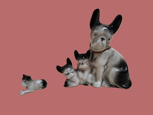 Figurines groupe chien - de,