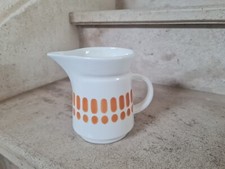 pichet en faïence modèle