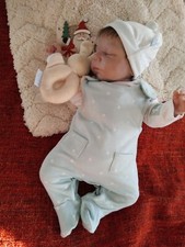 bébé reborn réaliste