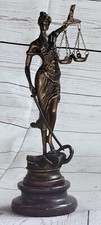 Statuette Artisanale De La