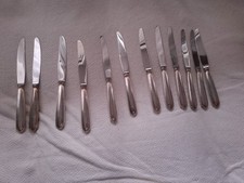MENAGERE , 12 grands COUTEAUX