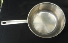 Belle casserole et poignée en inox tout feux dont induction, excellent état pass