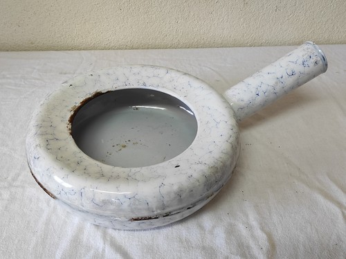 Ancien bassin urinal urinoir - ancien,