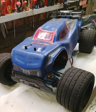 Truggy Brushless 1/8 a restaurer av Radio/Chassis ALU/Roues neuves/2Carrosseries