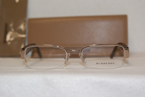 Brand new authe - brand, burberry