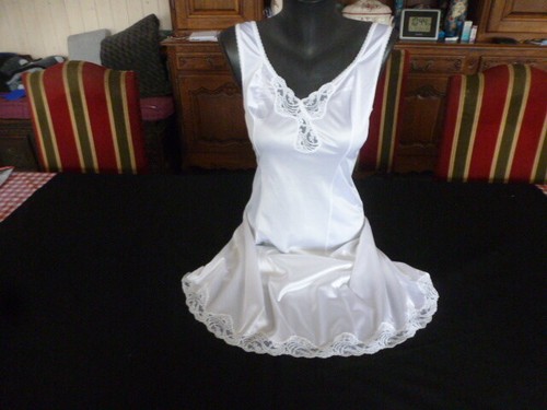 Jolie combinaison fond robe - jolie,