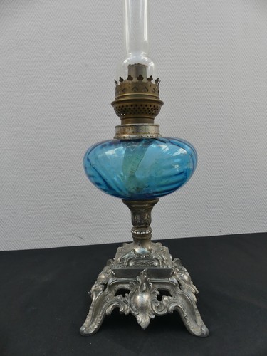 Ancienne lampe petrole en - lampe,