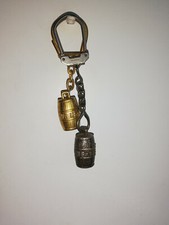Porte clés métal  : PETITS FUTS "VINS VIEUX"