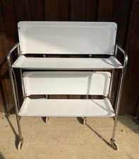 Desserte pliante sur roulettes