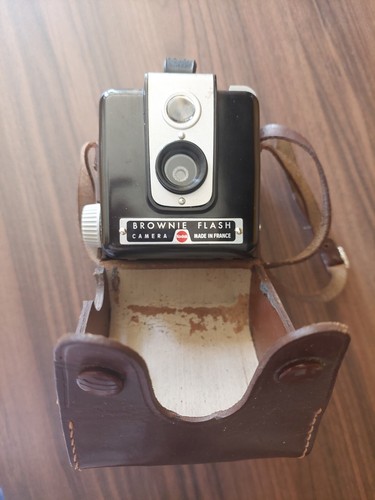 Appareil photo brownie flash - photo,
