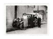 C135 Peugeot 201. Famille voiture. Moulins, Allier. Août 1932. Photo argentique