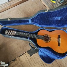 Guitare classique C-200 avec