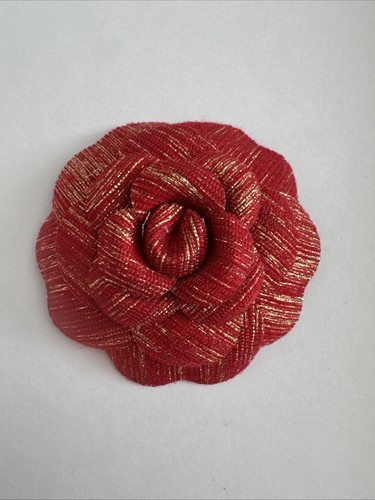 Chanel camelia rouge - &, or