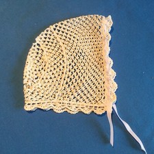 Bonnet de bébé ou de poupée en dentelle ancien, fait mains, coton ...
