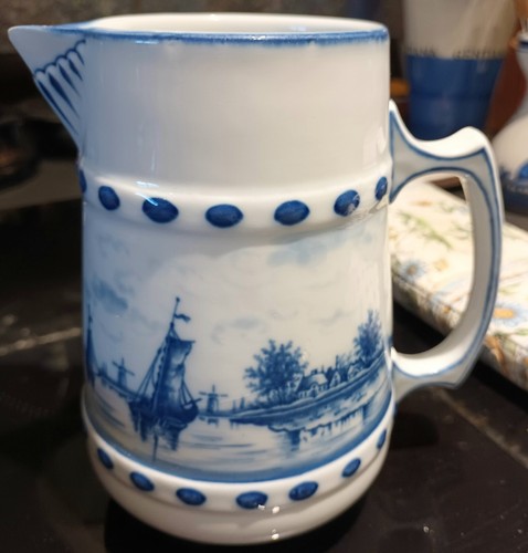 Ancien pichet faïence