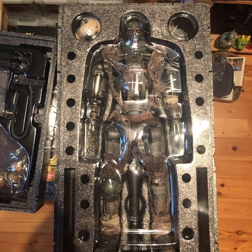 Hottoys the terminator 600 - hottoys,