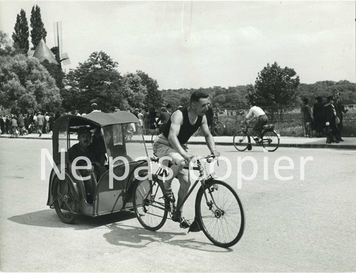 Velo taxi vers 1942 photo - 1942,