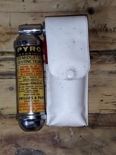 ANCIEN PETIT EXTINCTEUR PYRO